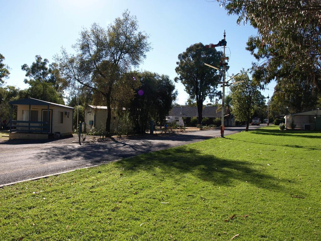 Cowra Holiday Park Ngoại thất bức ảnh